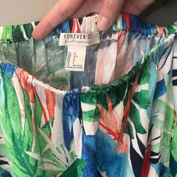 Off shoulder tropical floral print long sleeved romper - Picture 6 of 9